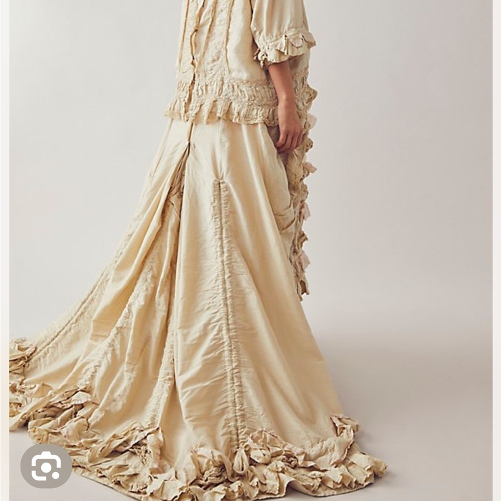 Elegant Cream Ruffled Dress - Picture 2 of 9